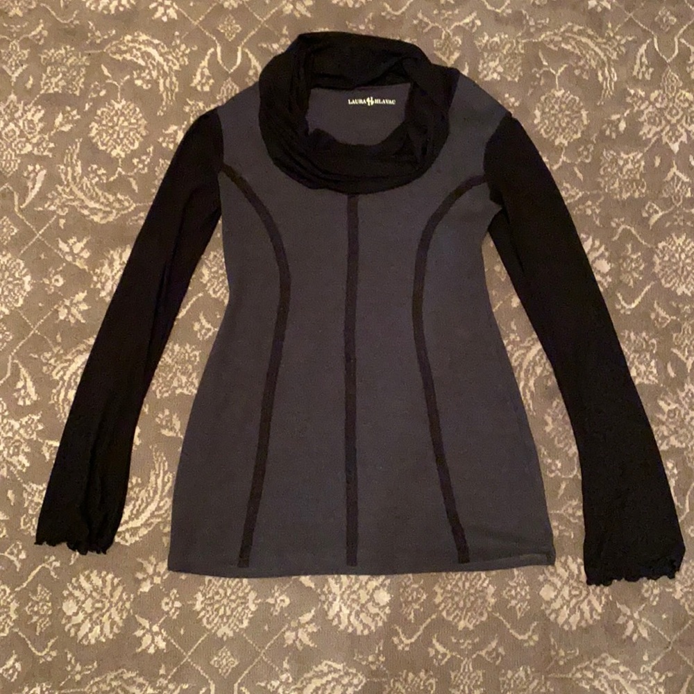 Laura Hlavac gray top w/ sheer long black sleeves